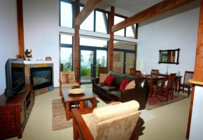 Large Luxurious Oceanview Villa - Pacific Rim Retreat